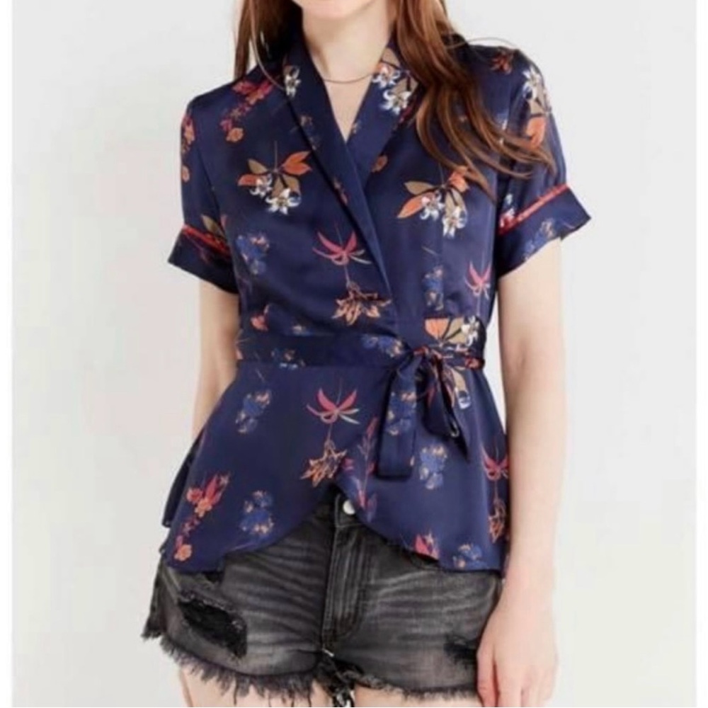 Urban Outfitters Kimono Wrap Top Size Small